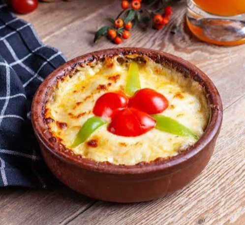 Kalakuri (toyuq filesi, suluquni pendiri, bibər, soğan) 