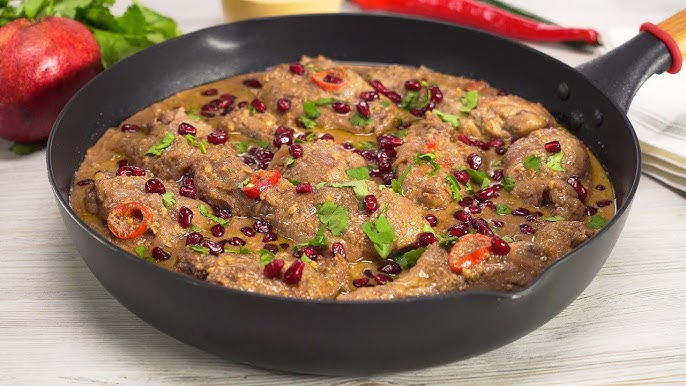Quruli (toyuq, qırmızı çaxır, qoz ləpəsi, soğan) 